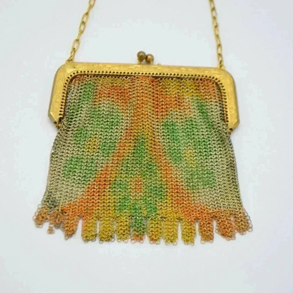 WHITING DAVIS Painted Metal Mesh Floral Coin Small - Picture 2 of 8